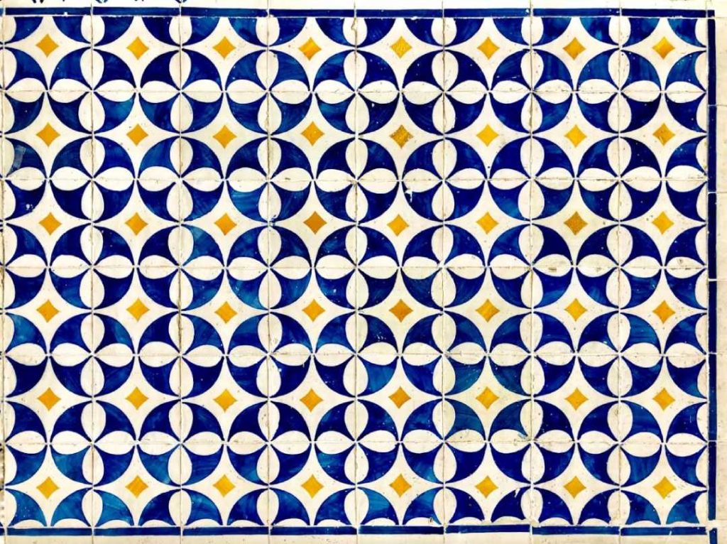 portugiesisches blau gelbes Fliesenmuster